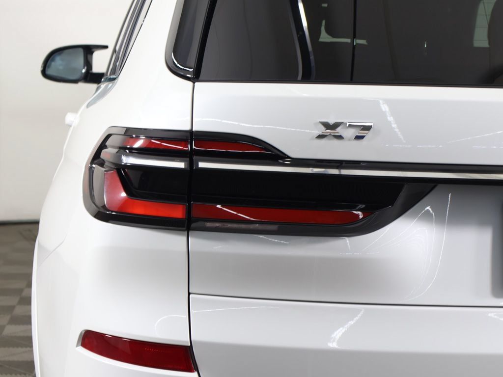 Used 2025 BMW X7 M60i w/ Executive Package AWD/4WD image 20