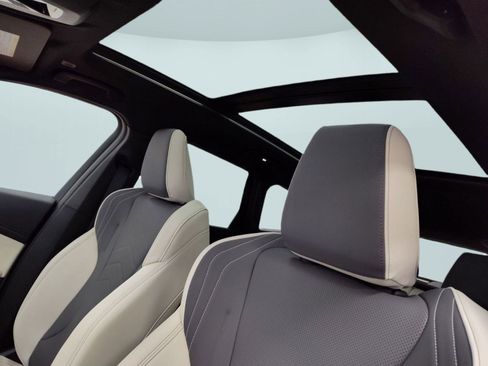 New 2026 BMW X1 xDrive28i w/ Technology Package image 14