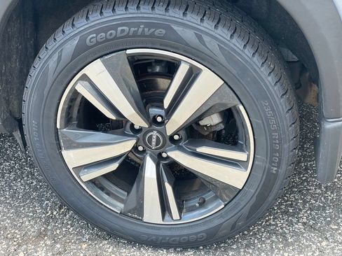 Certified 2023 Nissan Rogue SL w/ SL Premium Package AWD/4WD image 31