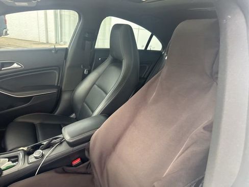 Used 2017 Mercedes-Benz CLA 250 4MATIC image 9