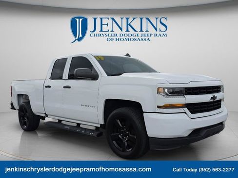 Used 2018 Chevrolet Silverado 1500 Custom w/ Custom Value Package RWD image 8
