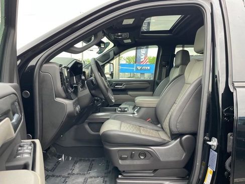 Certified 2025 Chevrolet Silverado 2500 ZR2 w/ Snow Plow Prep/Camper Package AWD/4WD image 8