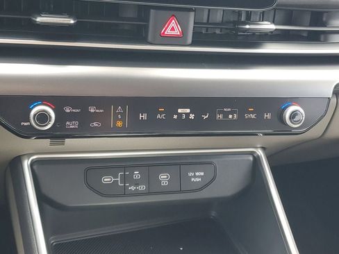 New 2026 Kia Carnival LX FWD image 17