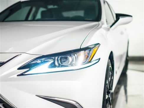 Used 2022 Lexus ES 350 w/ Accessory Package image 11