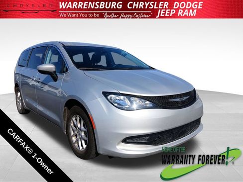 Used 2023 Chrysler Voyager LX FWD image 1