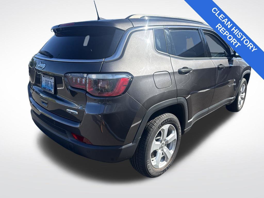 Used 2018 Jeep Compass Latitude w/ Popular Equipment Group AWD/4WD image 2