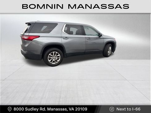 Used 2020 Chevrolet Traverse LS image 2