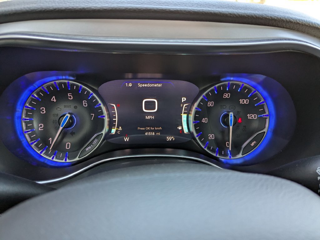 Used 2025 Chrysler Pacifica Limited FWD image 12