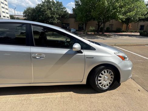 Used 2013 Toyota Prius V Two FWD image 10