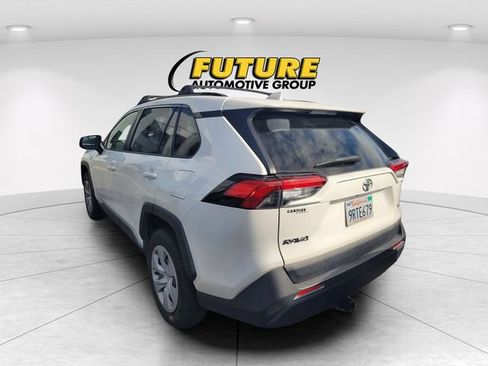Used 2019 Toyota RAV4 LE w/ Carpet Mat Package FWD image 4