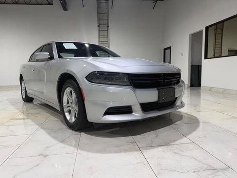 Used 2022 Dodge Charger SXT image 3
