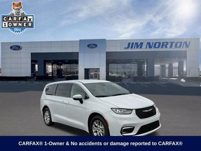 Used 2023 Chrysler Pacifica Touring-L