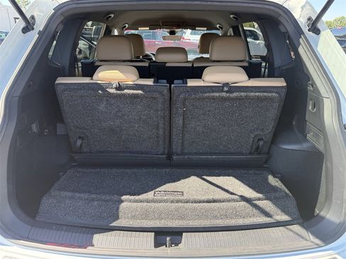 Used 2022 Volkswagen Tiguan SE image 25