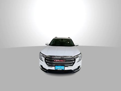 Used 2024 GMC Terrain SLT AWD/4WD image 3