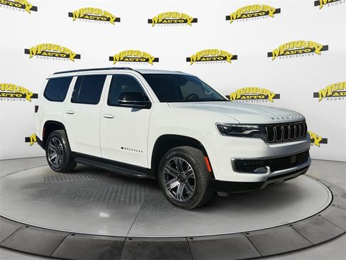 Used 2024 Jeep Wagoneer Series II w/ Flexible Seating Group image 7