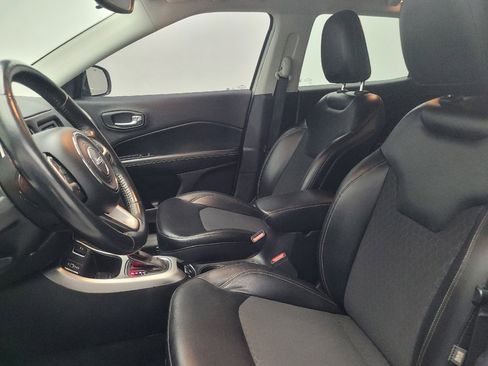 Used 2018 Jeep Compass Latitude image 17