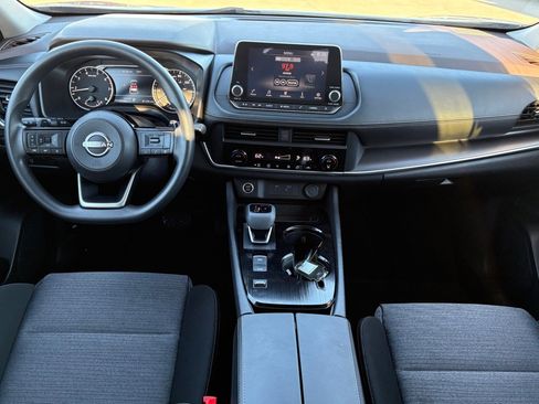 Certified 2023 Nissan Rogue SV image 10