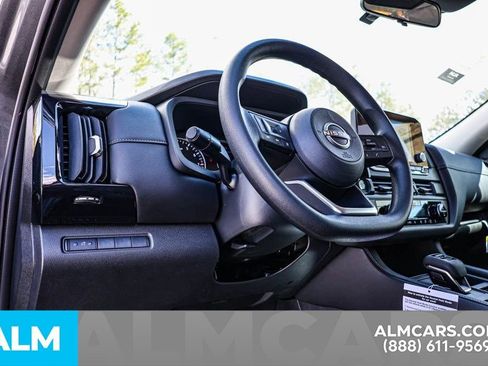 Used 2025 Nissan Pathfinder S image 29