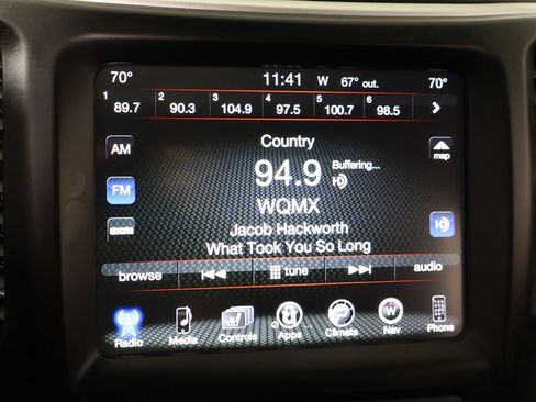 Used 2017 Jeep Cherokee Overland AWD/4WD image 46