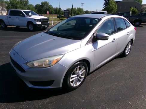 Used 2016 Ford Focus SE FWD image 5