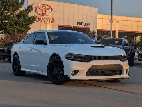 Used 2022 Dodge Charger R/T w/ Blacktop Package RWD image 2