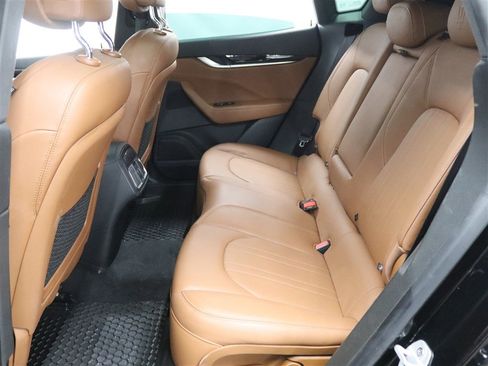 Used 2019 Maserati Levante Q4 image 12