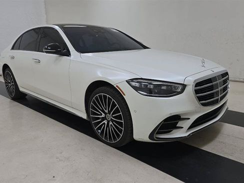 Used 2023 Mercedes-Benz S 500 4MATIC image 3