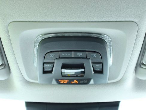 Used 2023 Toyota Corolla Cross XLE w/ Convenience Package AWD/4WD image 29