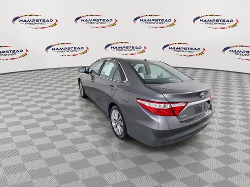 Used 2017 Toyota Camry XLE w/ Moonroof Package FWD image 6