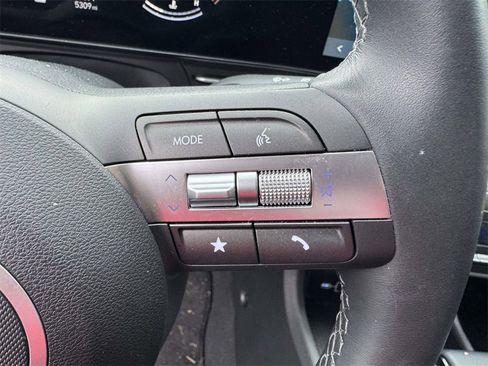 Used 2025 Hyundai Kona SEL image 22