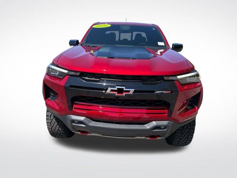 Used 2025 Chevrolet Colorado ZR2 w/ Technology Package AWD/4WD image 9