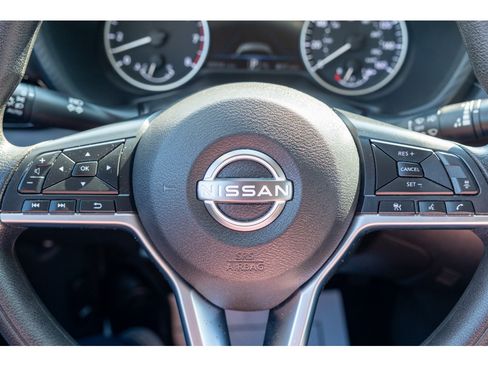 Used 2025 Nissan Sentra SV FWD image 16