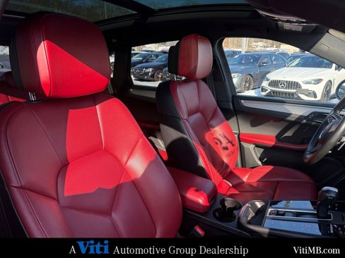Used 2024 Porsche Macan S image 31