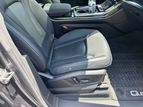 Used 2020 Audi Q8 Prestige w/ Prestige Package AWD/4WD image 13