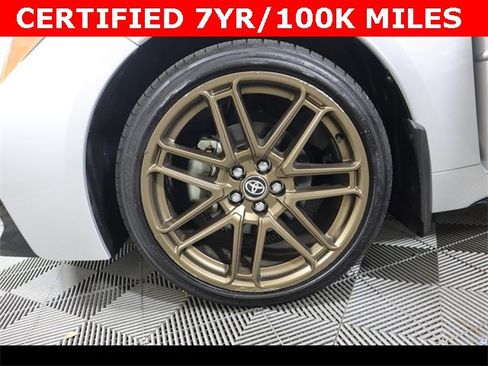 Used 2024 Toyota Corolla SE w/ Convenience Package image 32