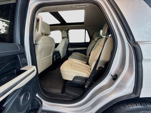 Used 2019 Ford Expedition Platinum AWD/4WD image 27