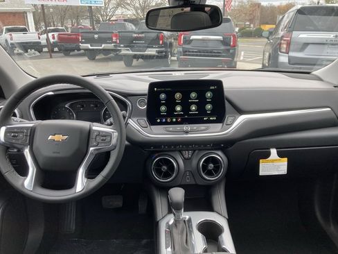 New 2025 Chevrolet Blazer LT image 12