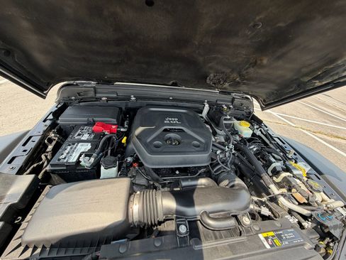 Used 2019 Jeep Wrangler Unlimited Rubicon AWD/4WD image 8