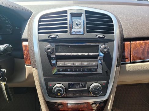 Used 2008 Cadillac SRX AWD w/ Utility Package image 11