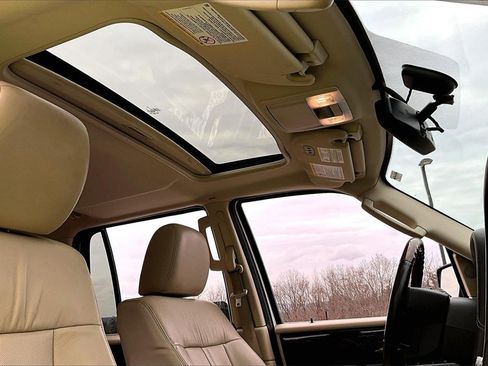 Used 2017 Lincoln Navigator Reserve image 18