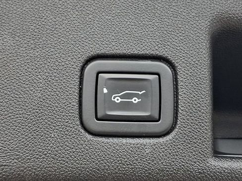 Used 2020 Chevrolet Equinox Premier AWD/4WD image 32
