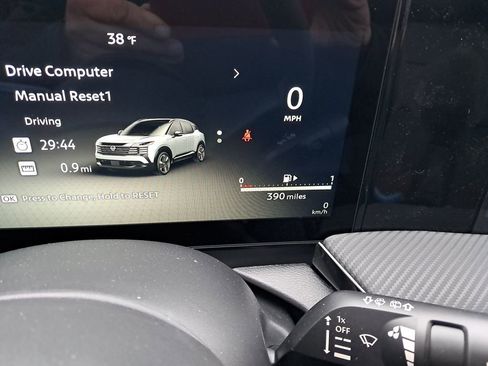 New 2026 Nissan Kicks SR w/ Cold Weather Package image 17