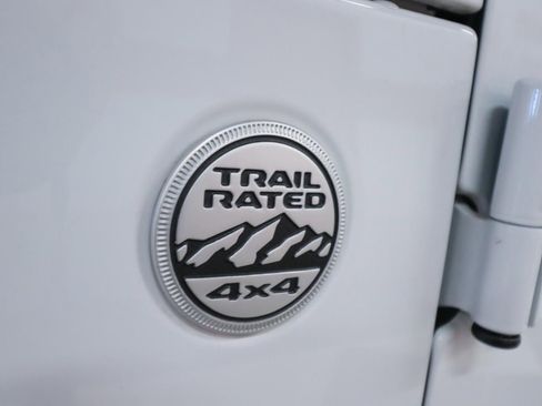 Used 2021 Jeep Wrangler Unlimited Sahara image 34