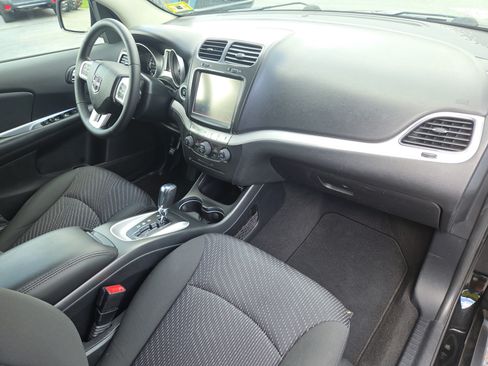 Used 2017 Dodge Journey SXT AWD/4WD image 19