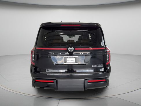 Used 2025 Nissan Armada Platinum Reserve w/ Convenience Package RWD image 4