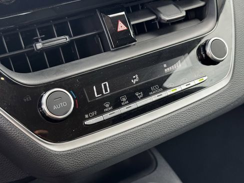 Used 2025 Toyota Corolla LE FWD image 19