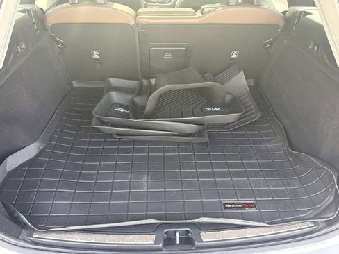 Used 2018 Volvo XC60 T5 Momentum AWD/4WD image 16