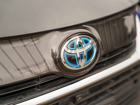 Used 2021 Toyota Venza Limited image 5