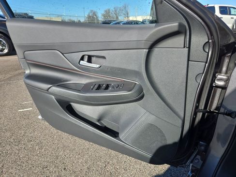 New 2026 Nissan Sentra SR w/ Floor Mat Package image 11