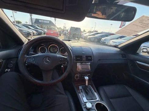 Used 2010 Mercedes-Benz C 300 Sedan image 7